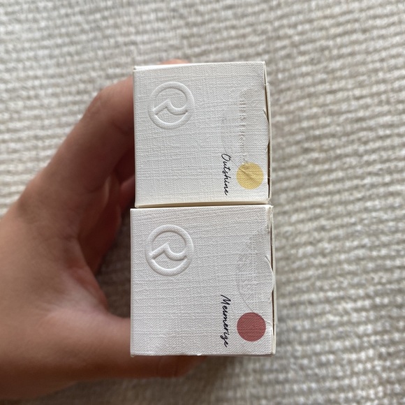 COPY - Rare beauty liquid Luminizer - Picture 7 of 8